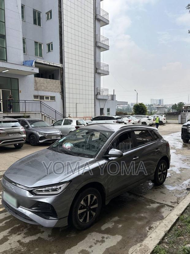 BYD E2 43 kWh 94 hp FWD 2025 Gray