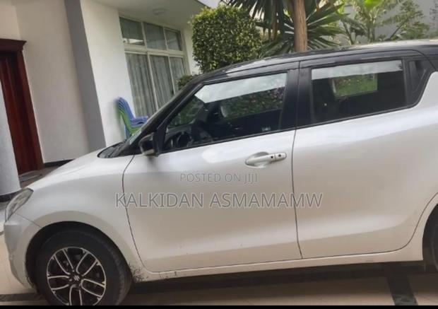 Suzuki Swift 2022 White