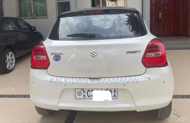 Suzuki Swift 2022 White