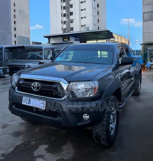 Toyota Tacoma 2014 Gray