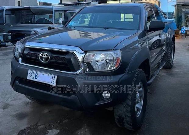 Toyota Tacoma 2014 Gray