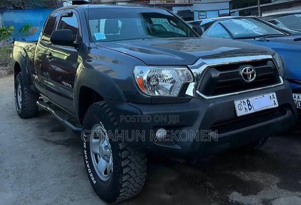 Toyota Tacoma 2014 Gray