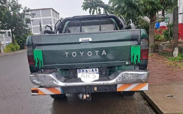 Toyota Hilux 2003