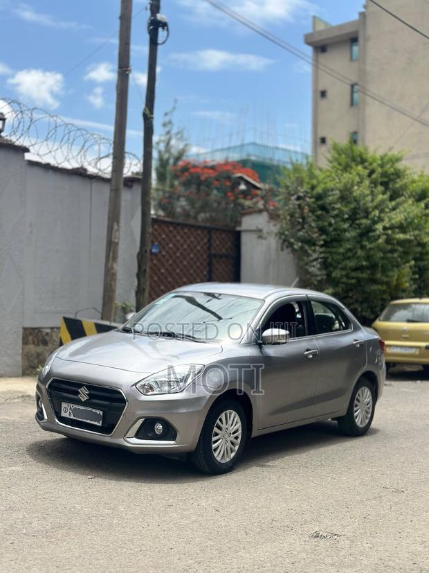 Suzuki Dzire 2022 Silver