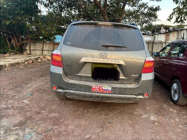 Toyota Highlander Sport 2010 Gray
