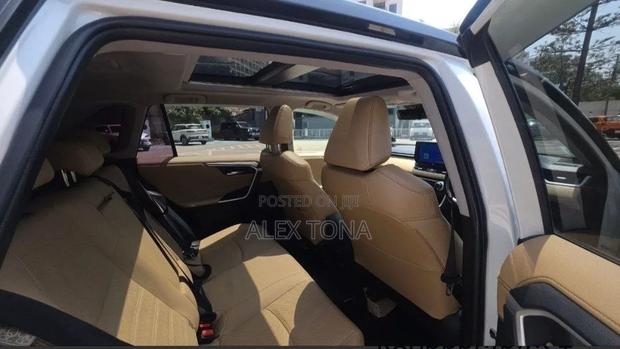 Toyota RAV4 2023 White