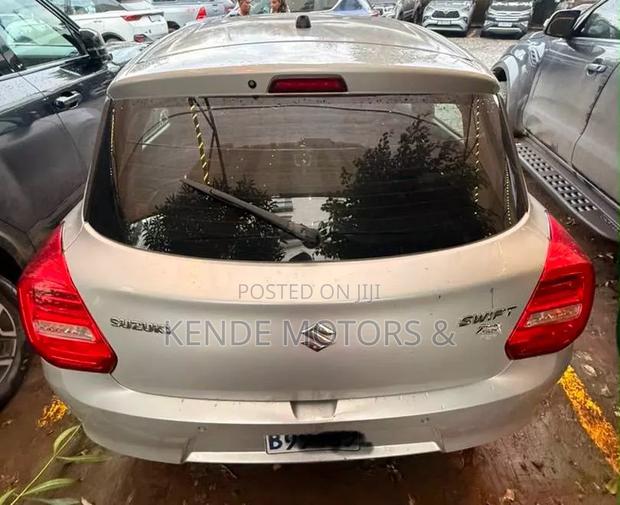 Suzuki Swift RS 2021 Silver