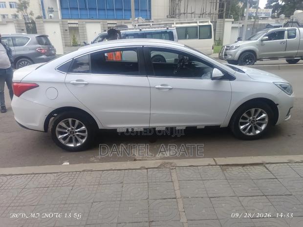 Chery Arrizo 5 2023 White