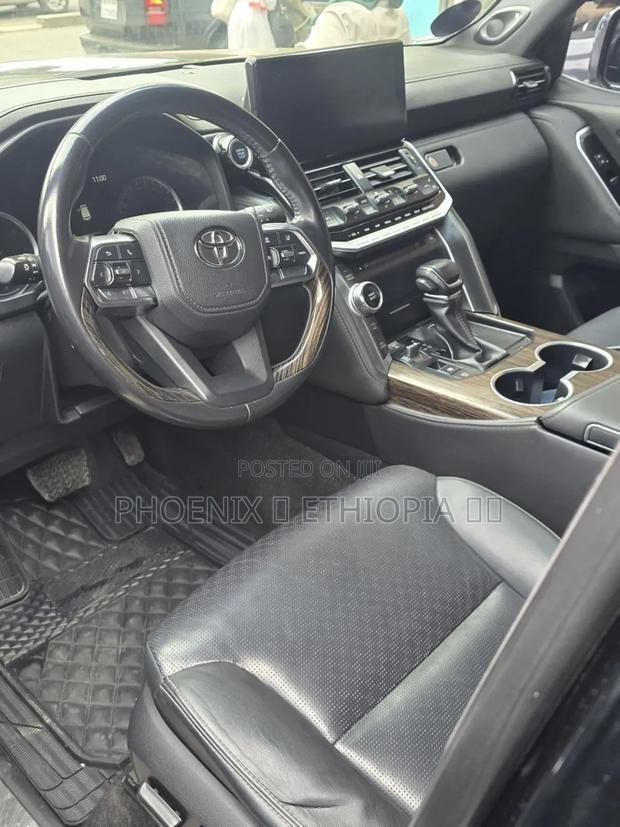 Toyota Land Cruiser 2022 Black