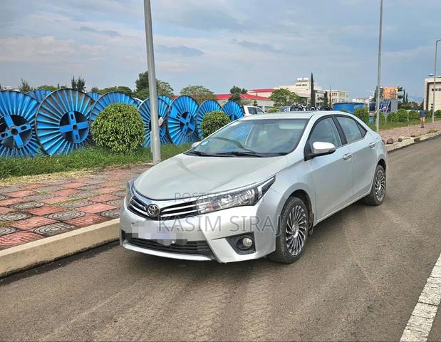 Toyota Corolla LE 4dr Sedan (1.8L 4cyl CVT) 2016 Silver