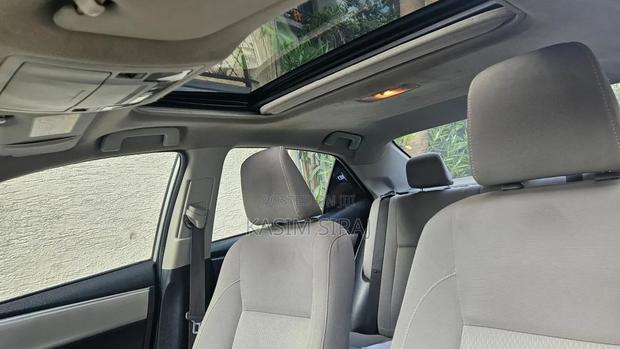 Toyota Corolla LE 4dr Sedan (1.8L 4cyl CVT) 2016 Silver