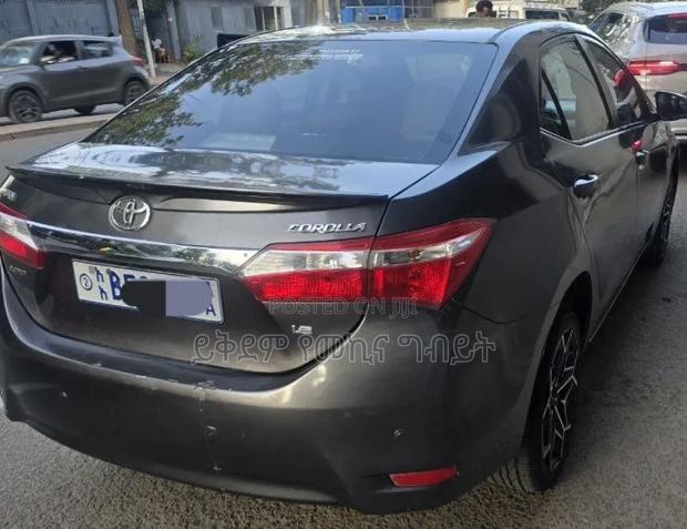 Toyota Corolla L 4-Speed Automatic 2013 Gray