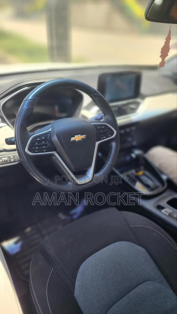 Chevrolet Captiva 2023 White
