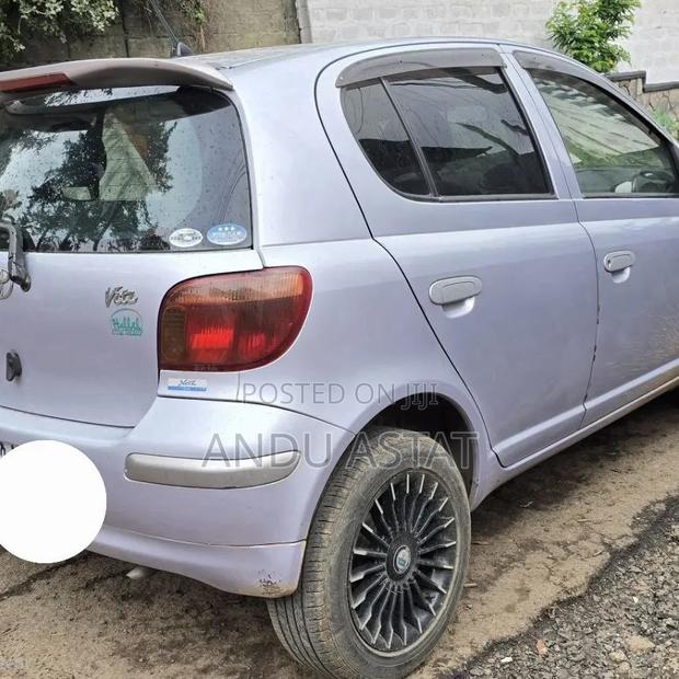 Toyota Vitz 2004 Purple