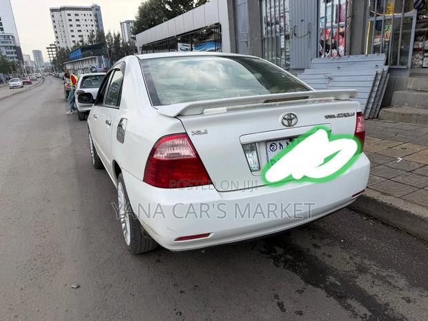 Toyota Corolla 2005 White