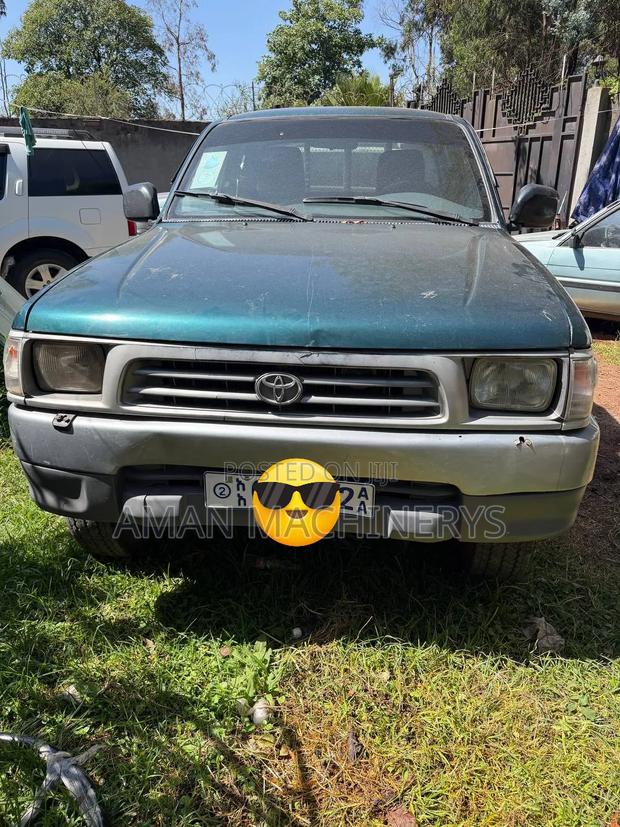 Toyota Hilux 1998 Green