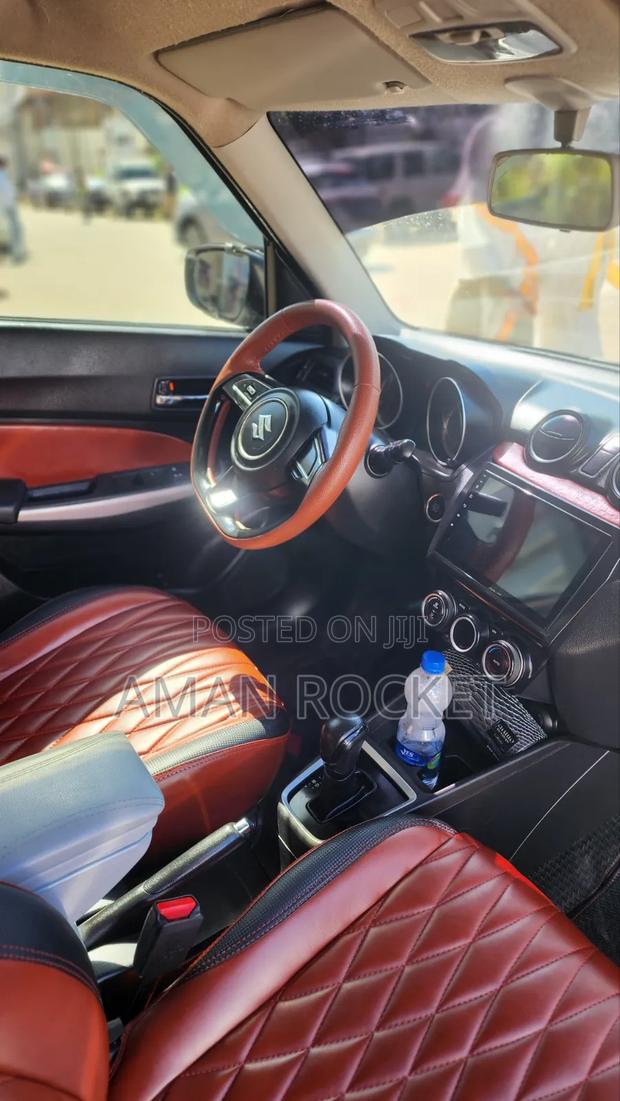 Suzuki Swift 2021 Silver