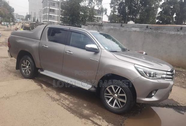Toyota Hilux 2019 Gray