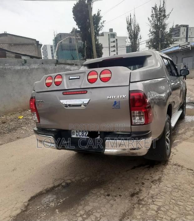 Toyota Hilux 2019 Gray