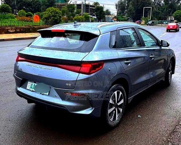 BYD E2 43 kWh 94 hp FWD 2025 Gray