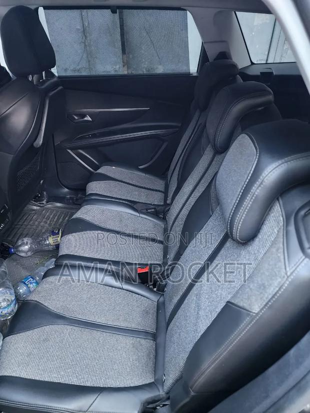 Peugeot 5008 2022 Gray