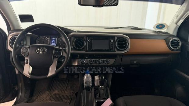 Toyota Tacoma 4dr Double Cab 2016 Black
