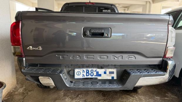 Toyota Tacoma 4dr Double Cab 2016 Black