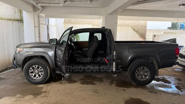 Toyota Tacoma 4dr Double Cab 2016 Black