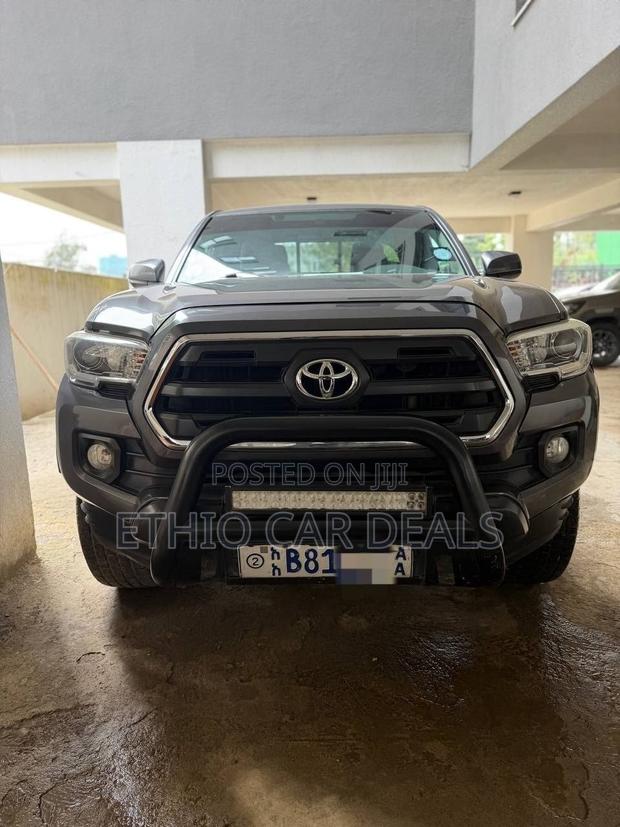 Toyota Tacoma 4dr Double Cab 2016 Black
