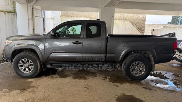 Toyota Tacoma 4dr Double Cab 2016 Black