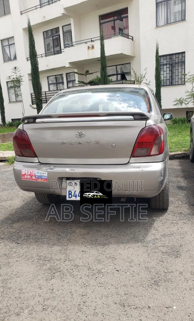 Toyota Platz 2000 Brown