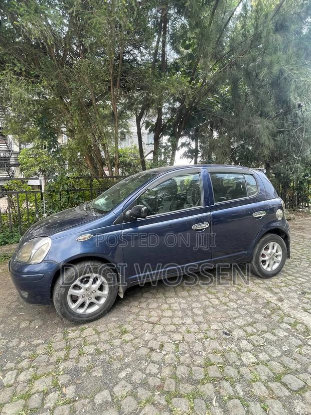 Toyota Vitz 2003 Blue