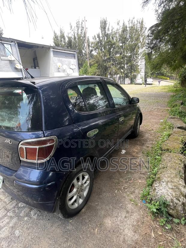 Toyota Vitz 2003 Blue