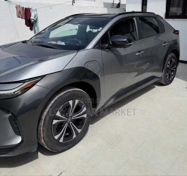 Toyota bZ4X 2024 Gray
