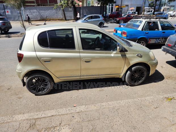 Toyota Vitz 1.0 FWD 3dr 2003 Brown