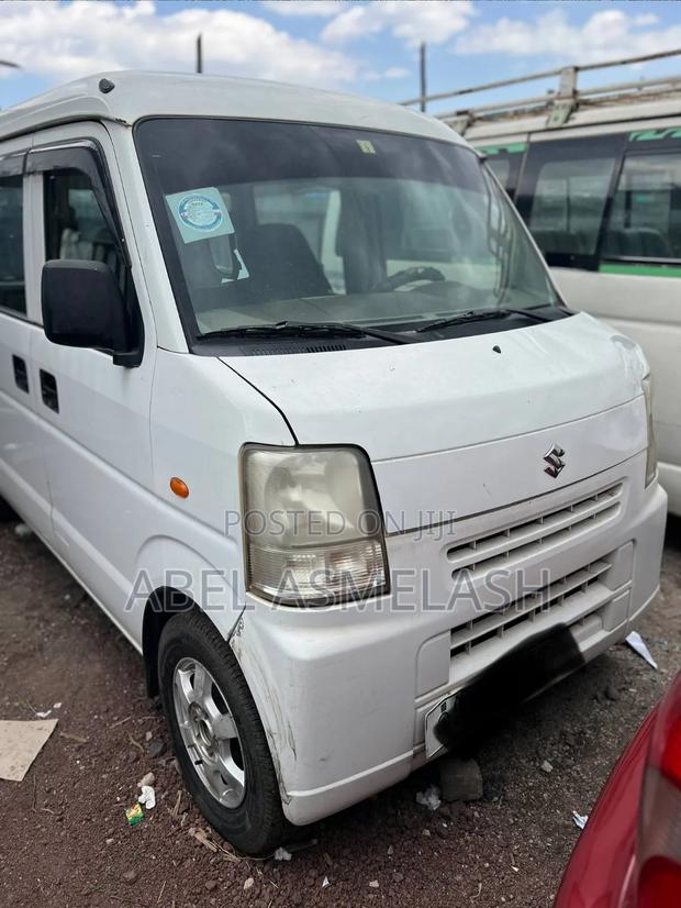 Suzuki Every Wagon 2012 White