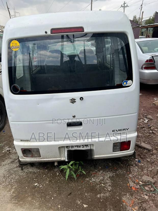 Suzuki Every Wagon 2012 White