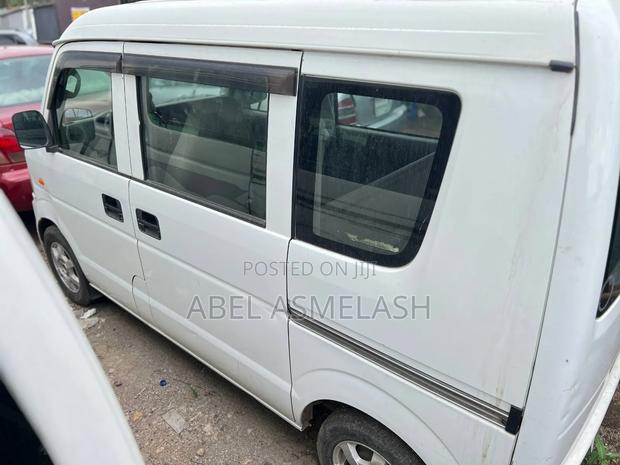 Suzuki Every Wagon 2012 White