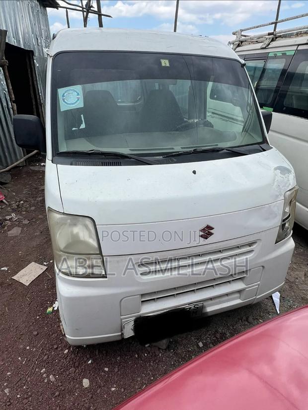 Suzuki Every Wagon 2012 White