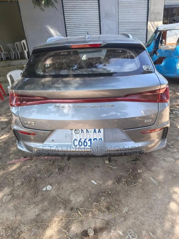 BYD E2 43 kWh 94 hp FWD 2024 Gray