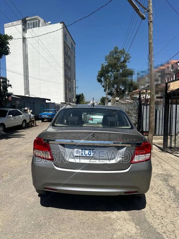 Suzuki Dzire 2022 Silver