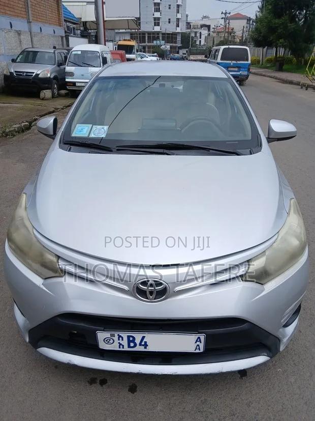 Toyota Yaris 2015 Silver