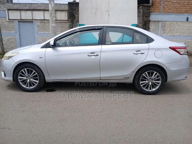 Toyota Yaris 2015 Silver