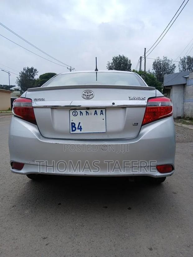 Toyota Yaris 2015 Silver
