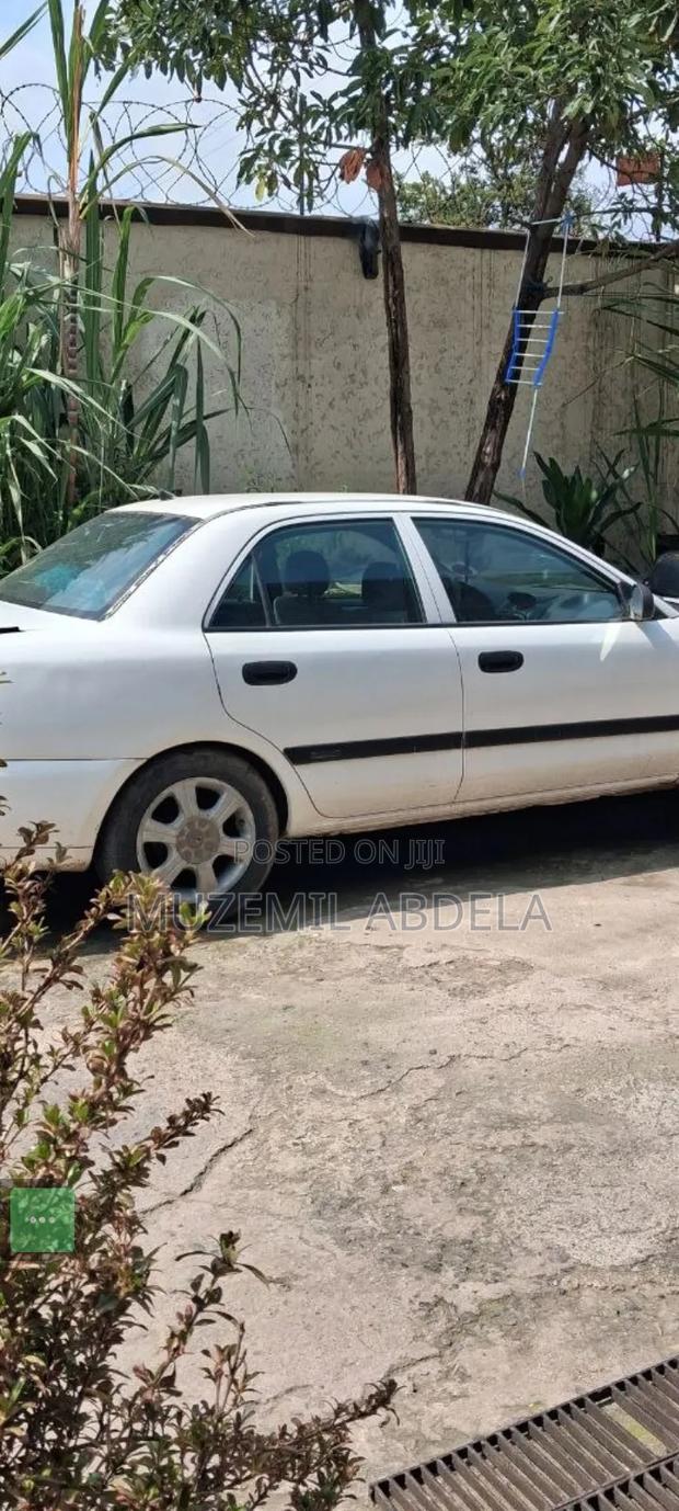 Mitsubishi Lancer 2001 White