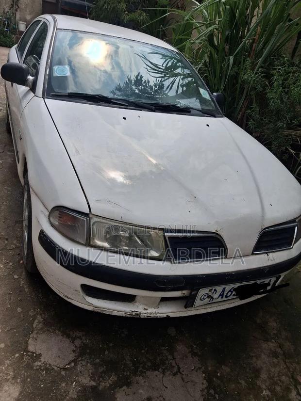 Mitsubishi Lancer 2001 White