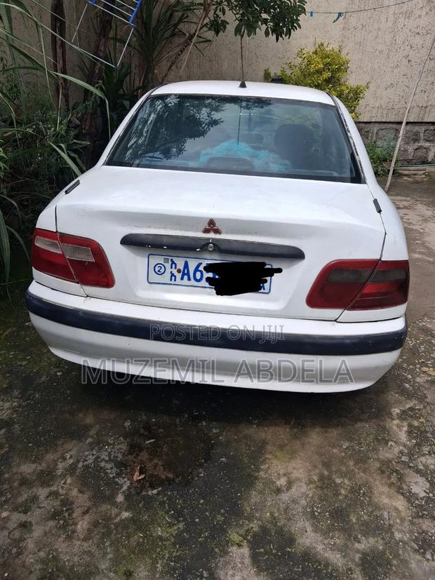 Mitsubishi Lancer 2001 White