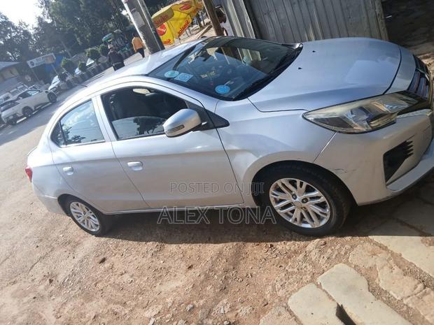 Mitsubishi Attrage 2021 Silver