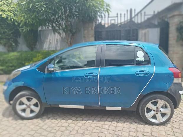 Toyota Yaris 2009 Blue
