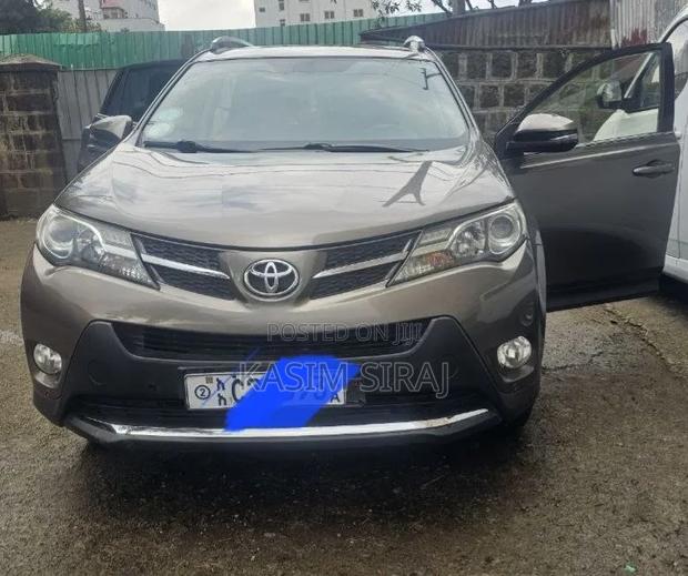 Toyota RAV4 LE 4dr SUV (2.5L 4cyl 6A) 2015 Blue